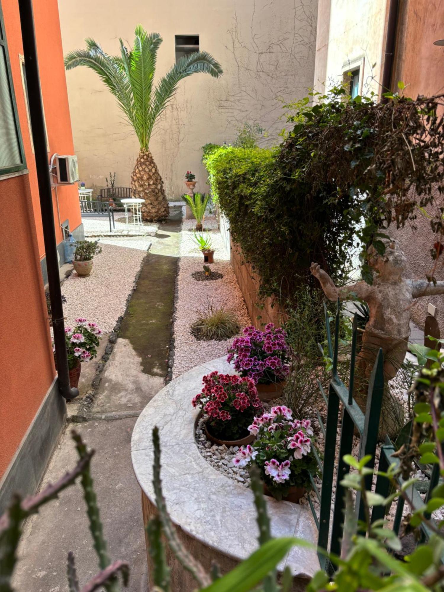 Il Giardino Casa Vacanze 卡塔尼亚 外观 照片