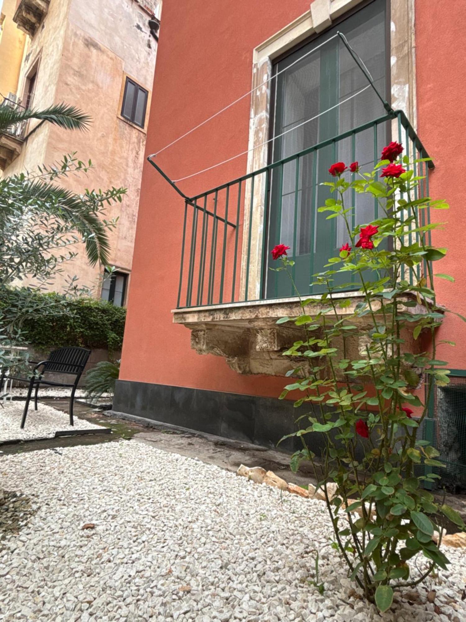 Il Giardino Casa Vacanze 卡塔尼亚 外观 照片
